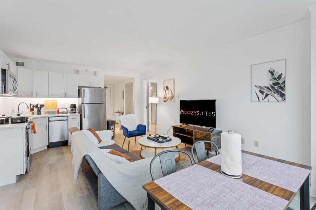 Boardwalk Beachfront 2br 3ba By Cozysuites *
