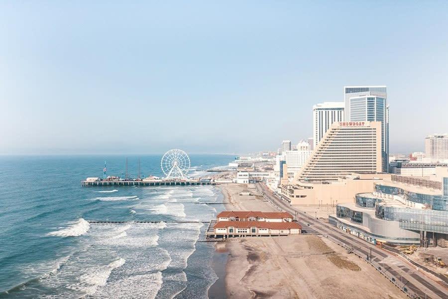 Apartment Boardwalk Beachfront 2br 3ba By Cozysuites